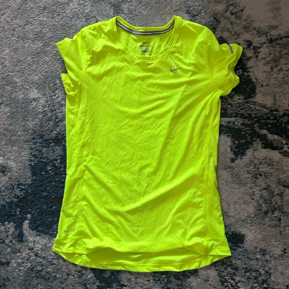 Nike dri-fit  tishort size M.🫑🌶️🥕